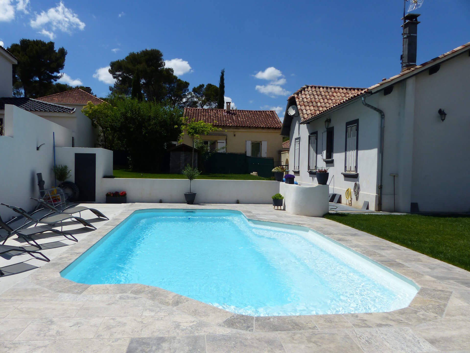 Piscine Palace blanc carrare de Piscinologue