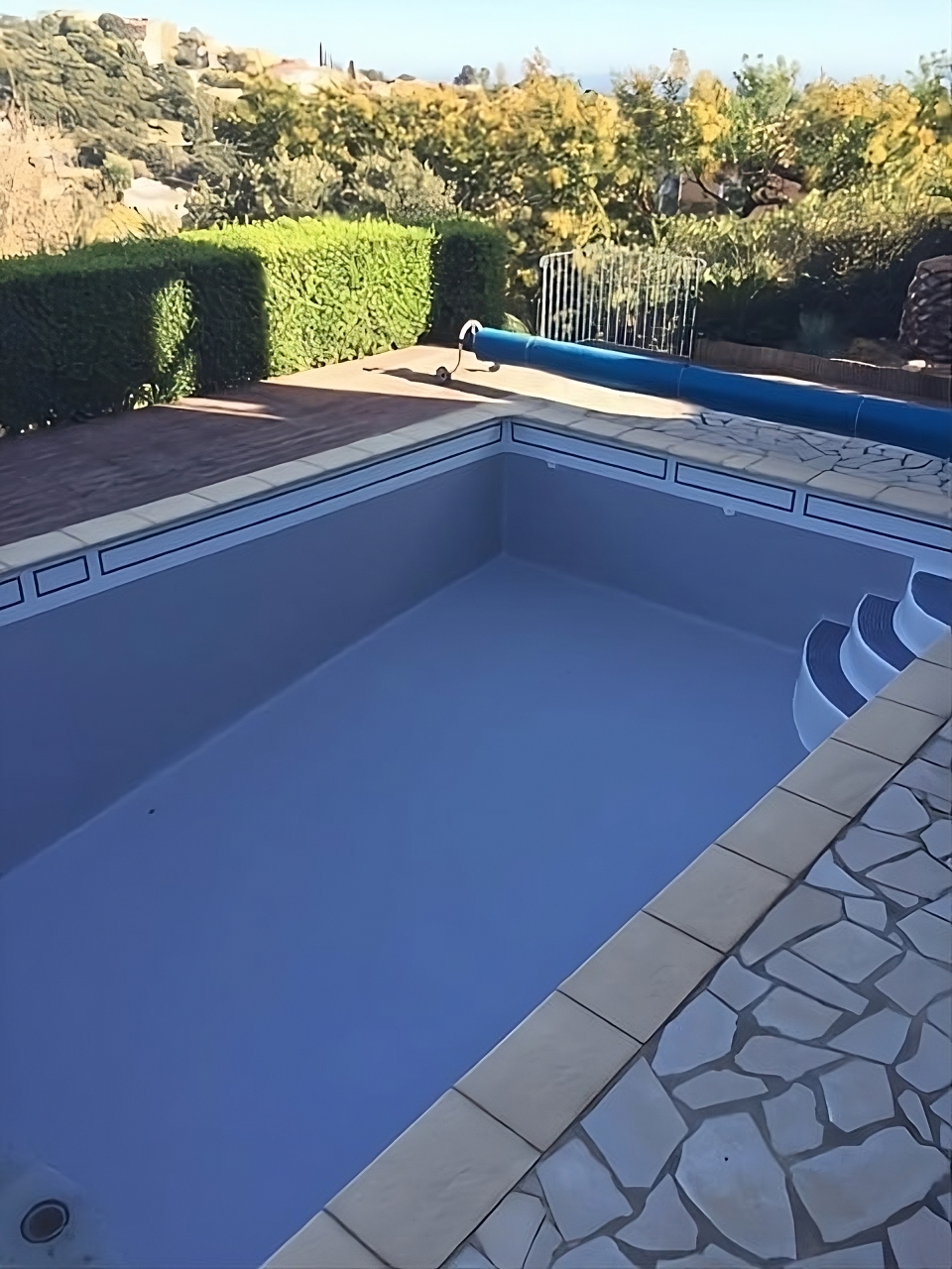 Piscine vide avec PVC armé