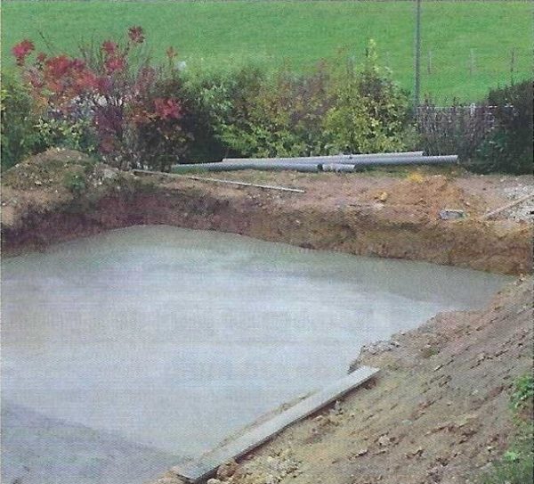 Début de la construction d'une piscine